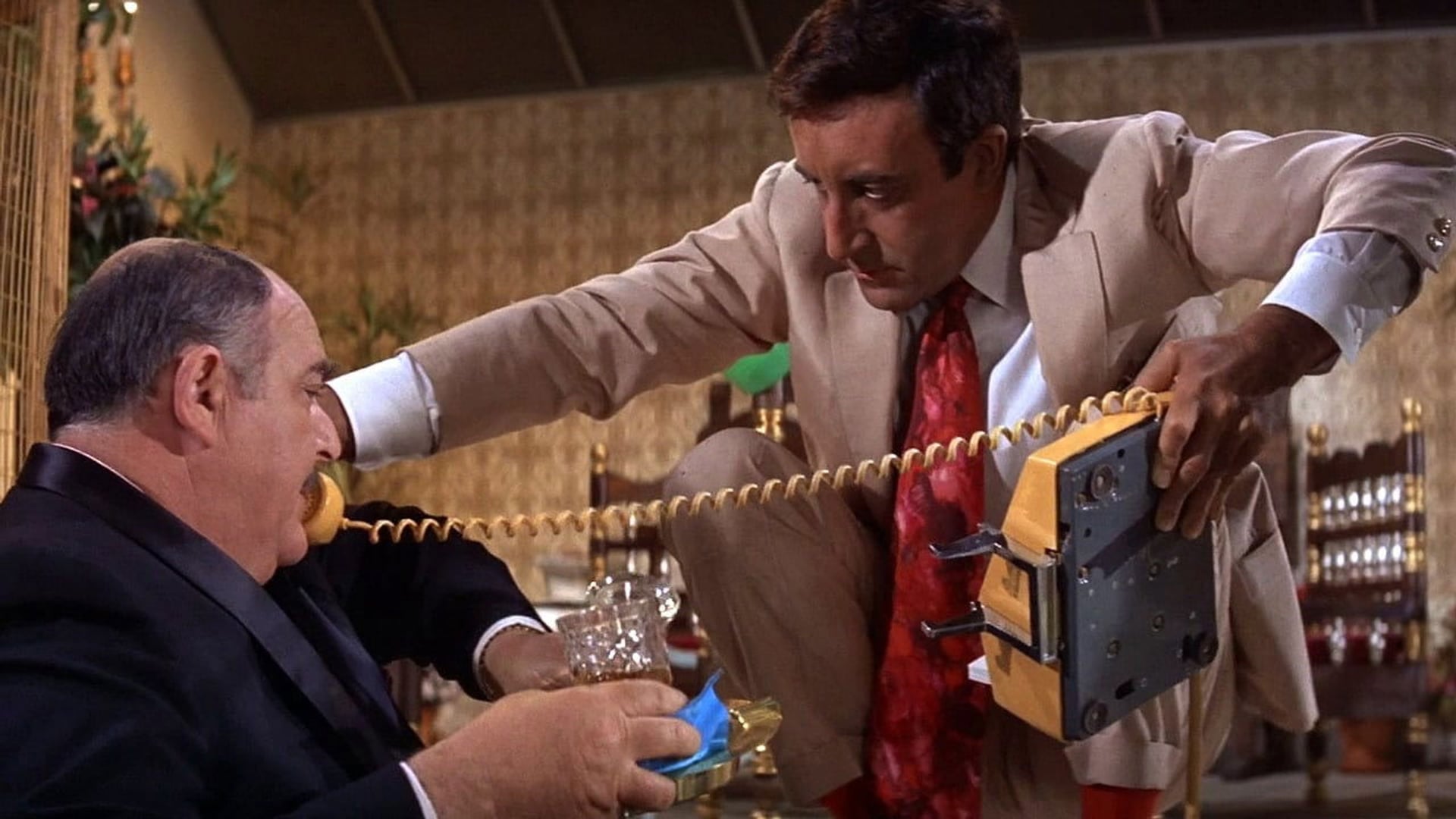 Foto do filme Um Convidado Bem Trapalhão