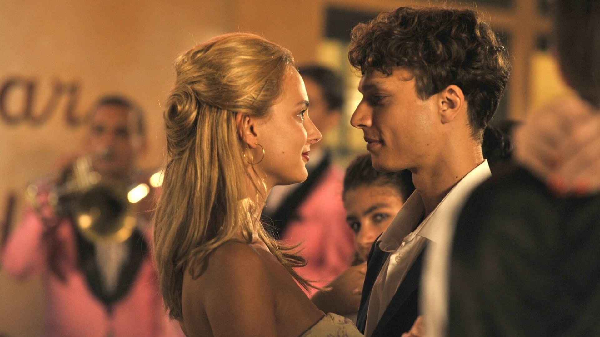 Foto do filme What the Day Owes the Night