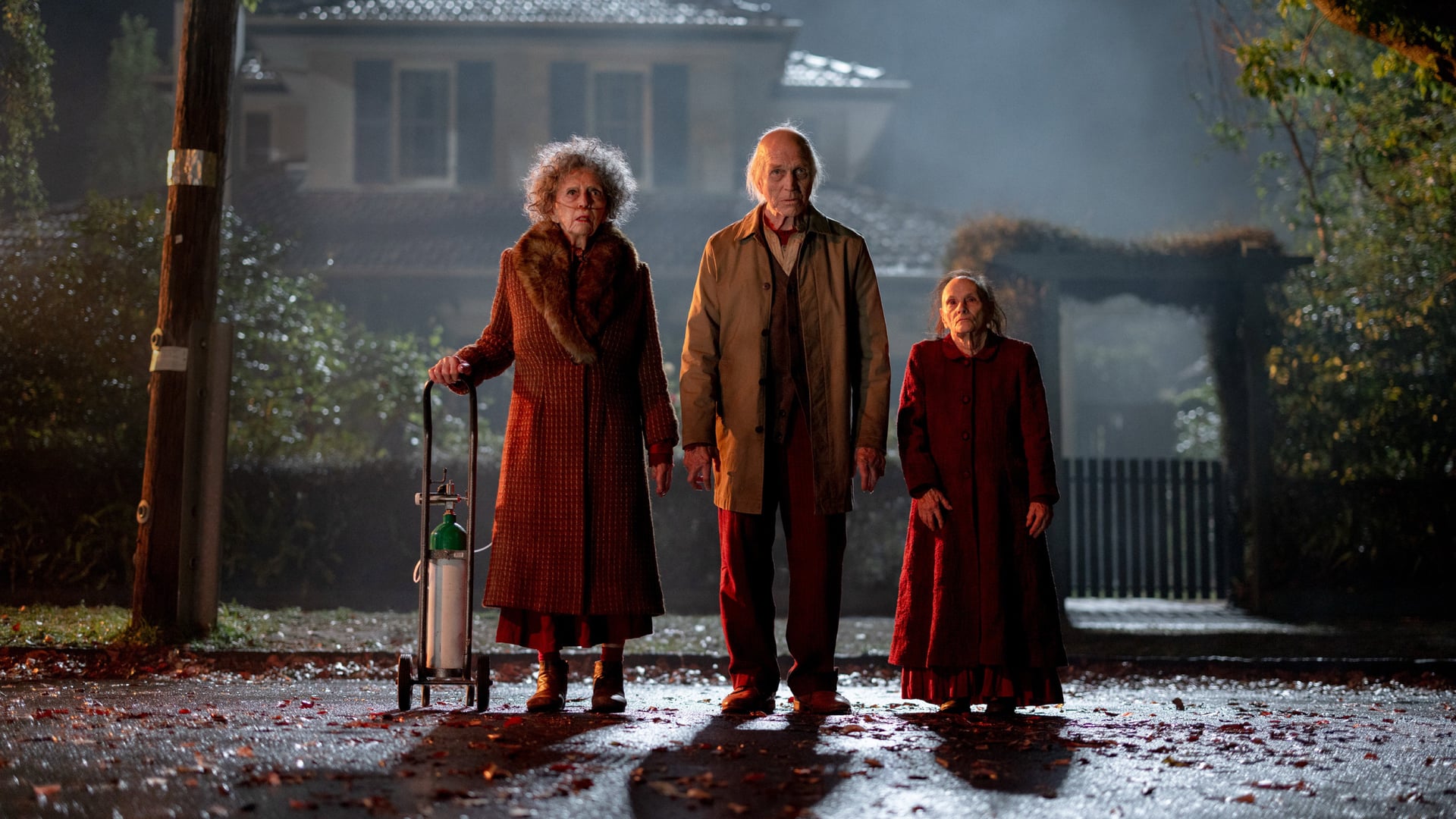 Foto do filme Sobrenatural: Agora Entre Nós
