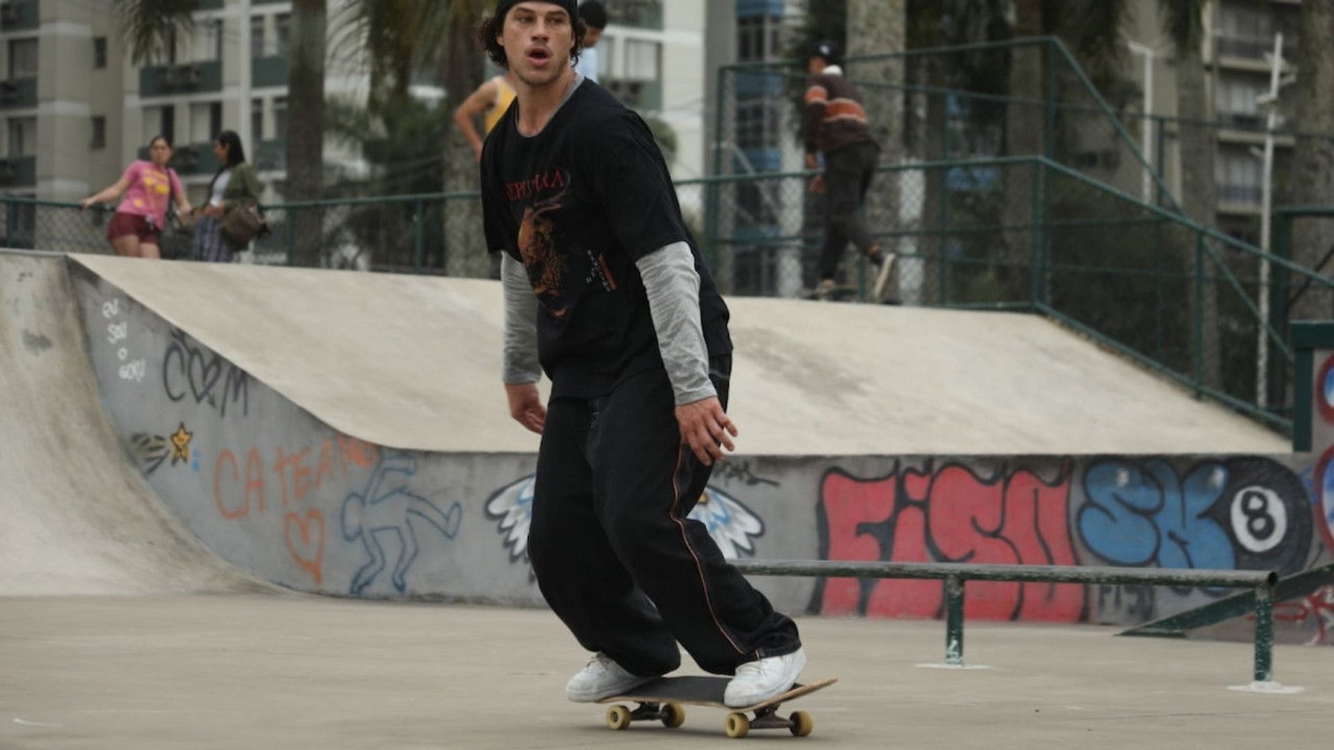 Foto do filme Chorão: Só os Loucos Sabem