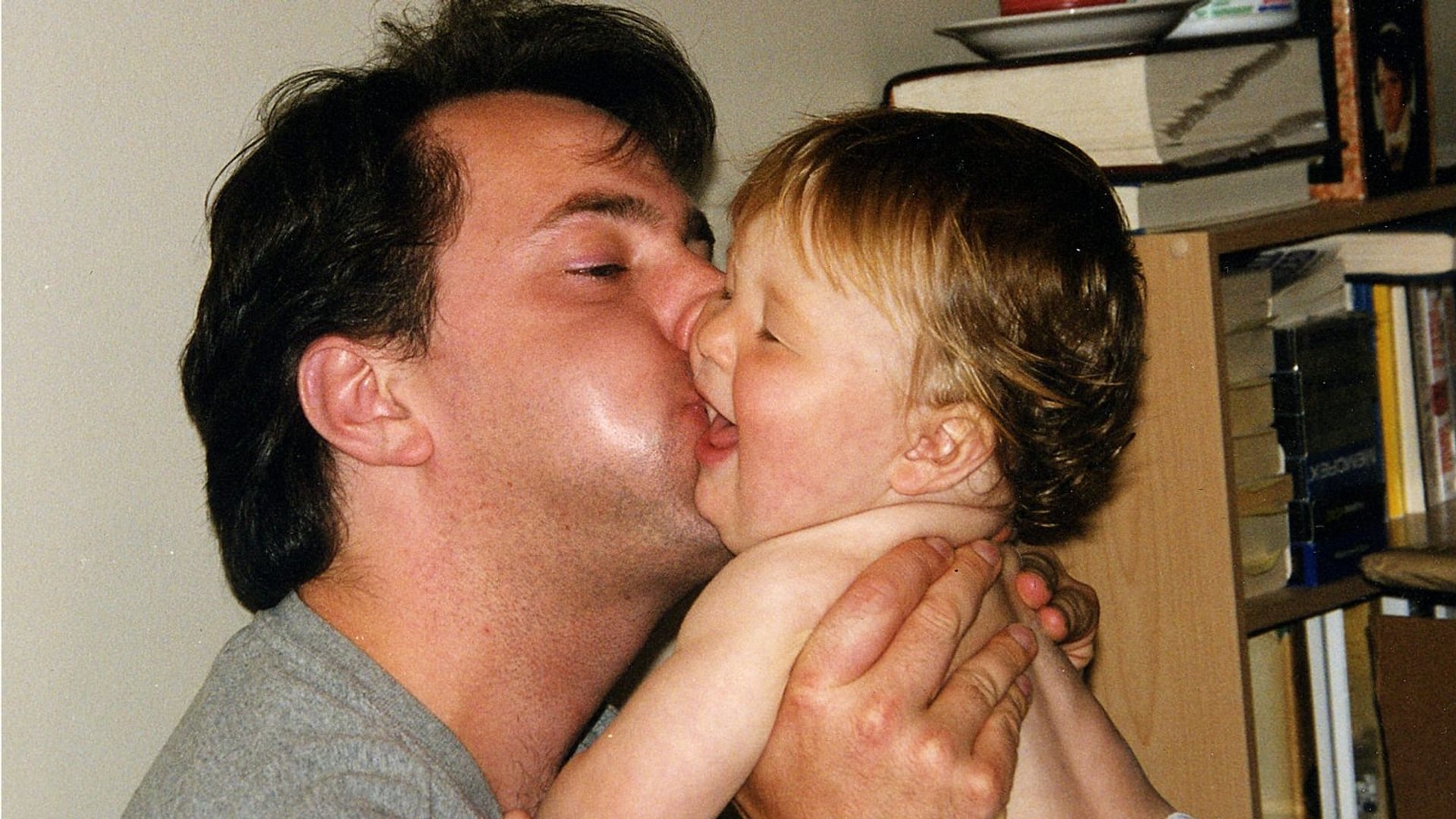 Foto do filme Dear Zachary: Um Caso Chocante