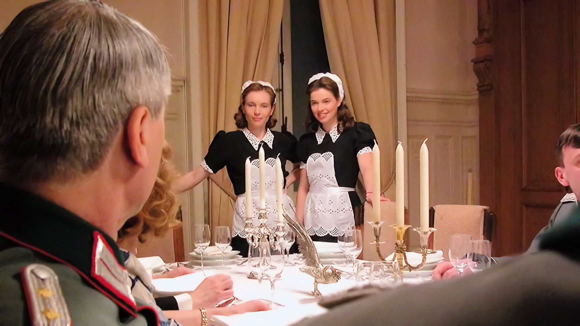 Foto do filme Irmãs Gêmeas