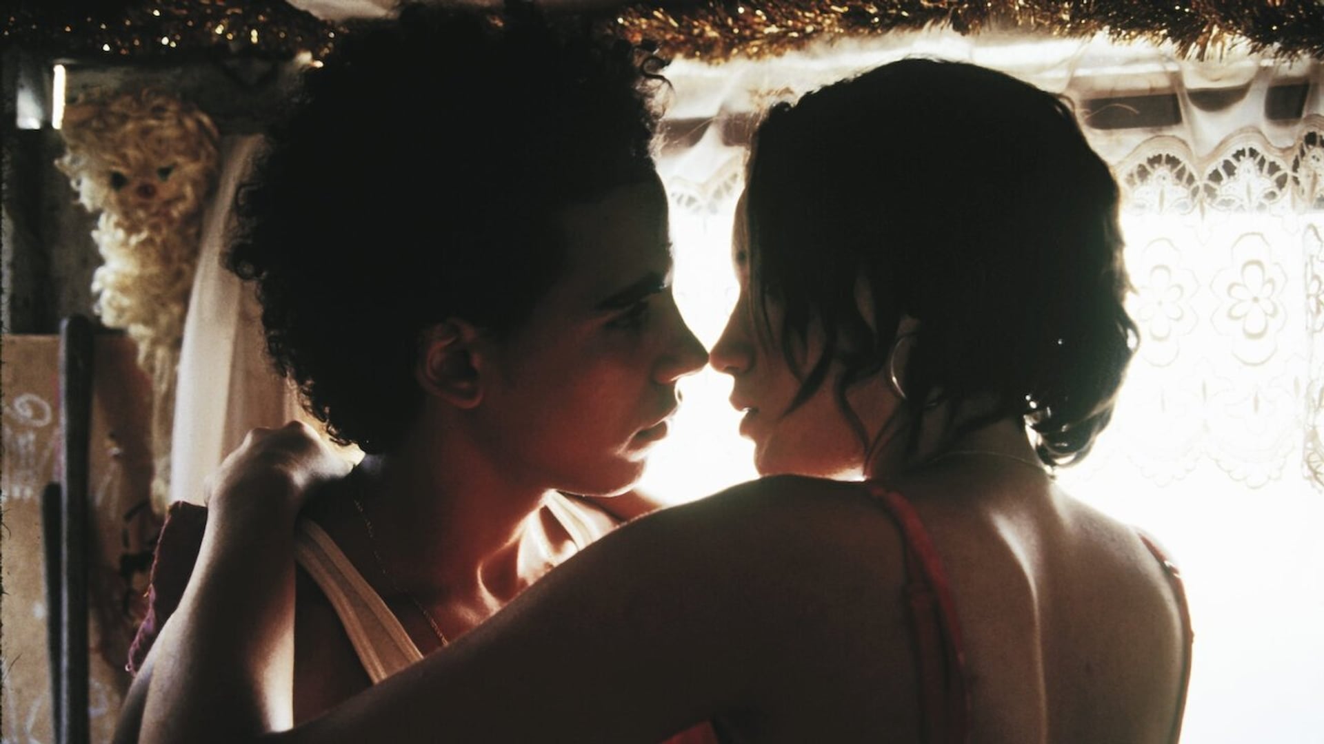 Foto do filme Raising Victor Vargas