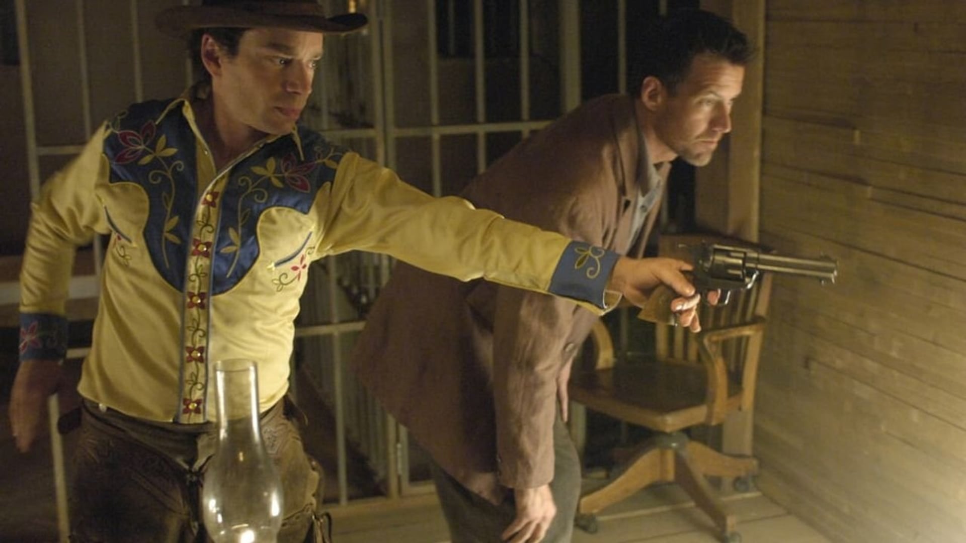 Foto do filme Undead or Alive: A Zombedy