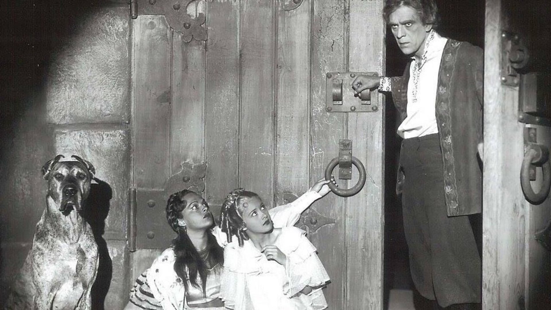 Foto do filme O Mistério do Quarto Escuro