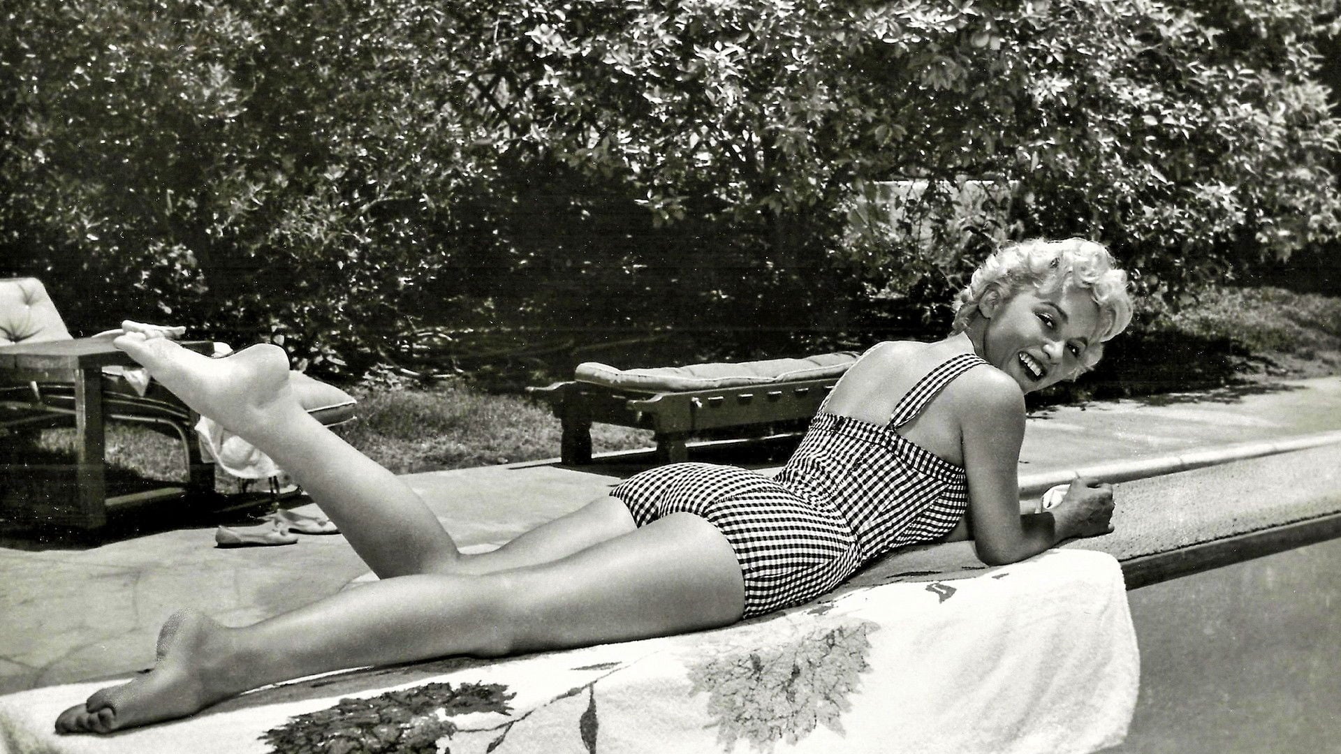 Foto do filme Not of This Earth