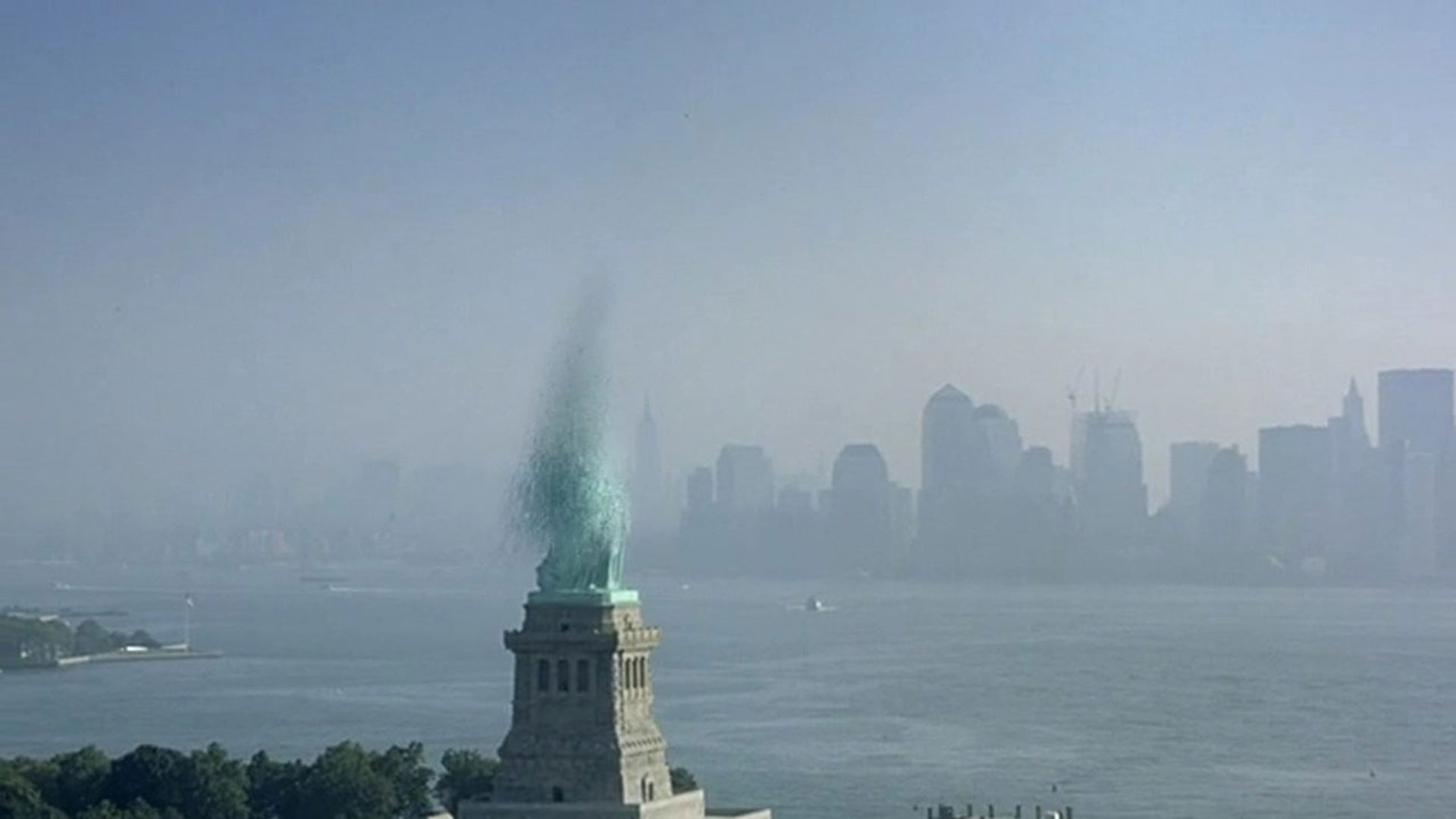 Foto do filme America: Imagine the World Without Her