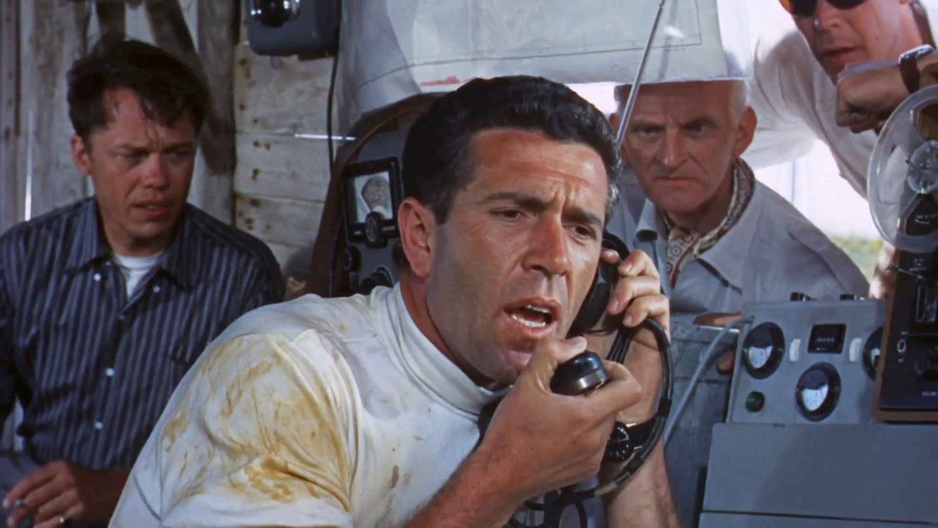 Foto do filme Crack in the World