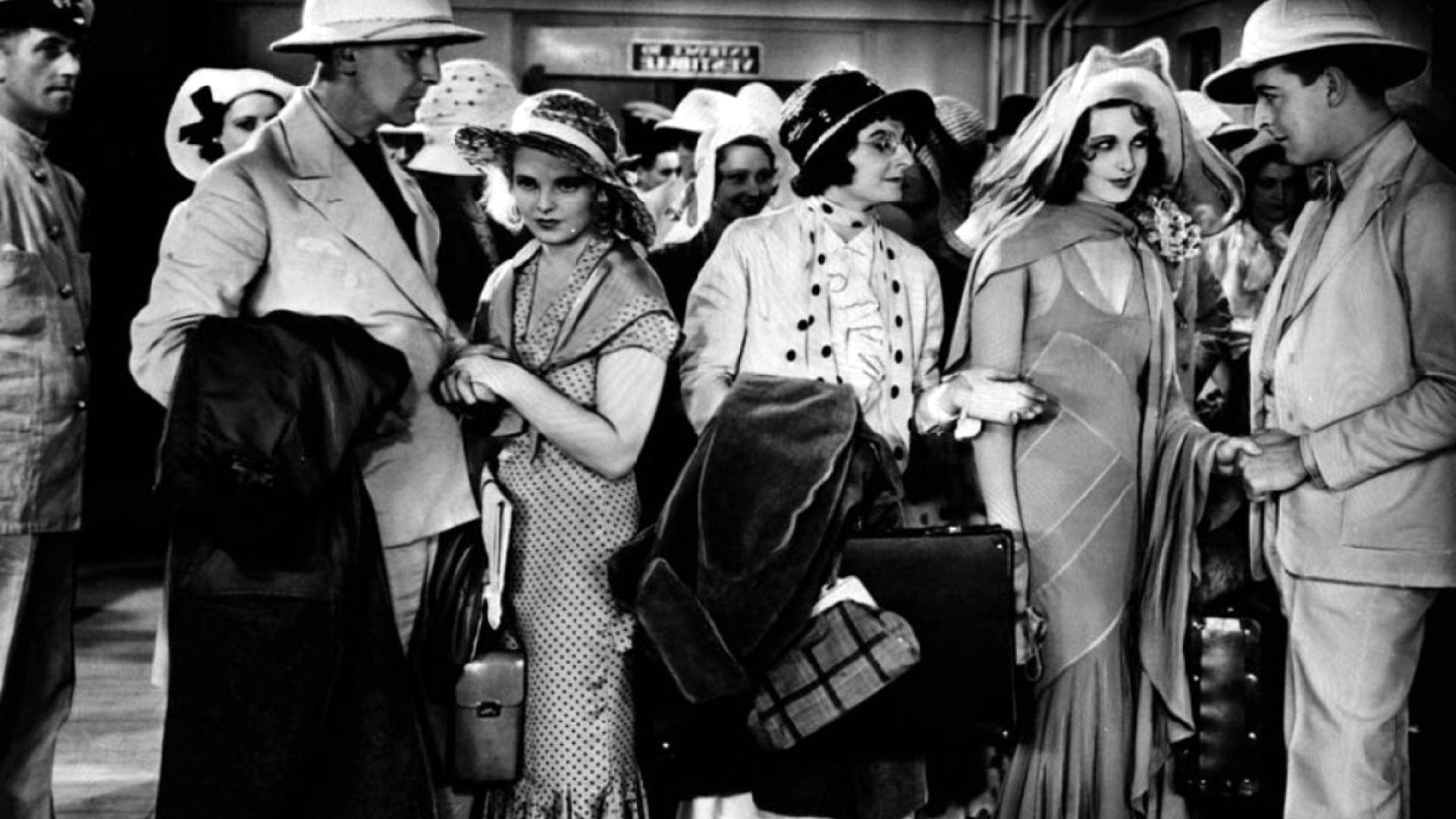 Foto do filme Ricos e Estranhos