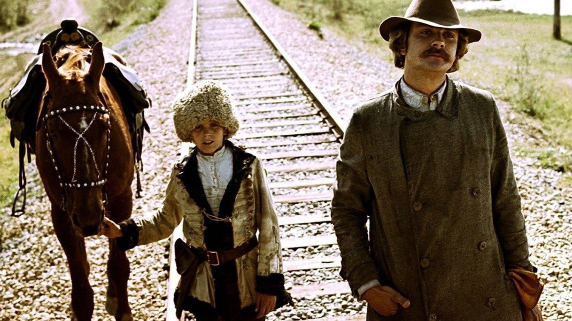 Foto do filme Em Casa com Estranhos, Um Estranho em Casa