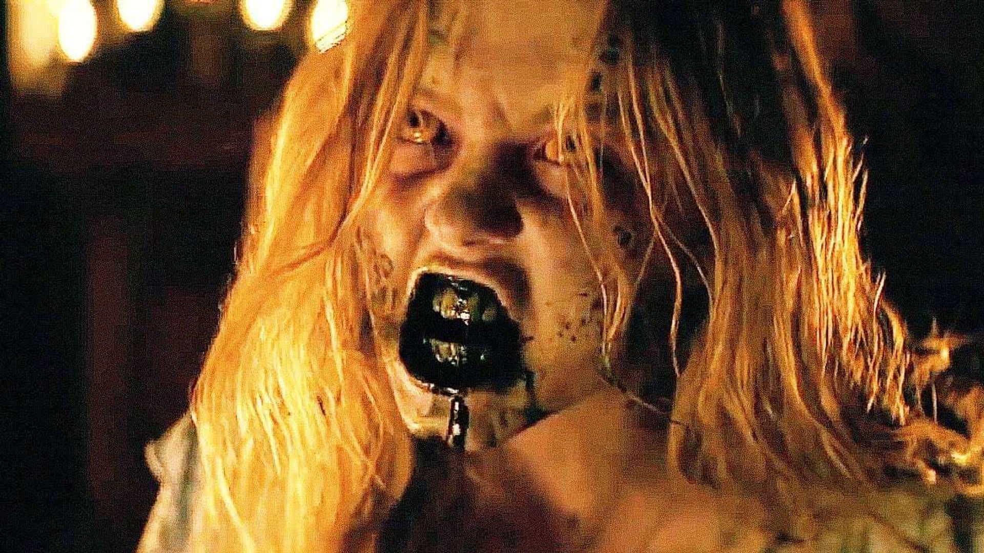 Foto do filme Along Came the Devil