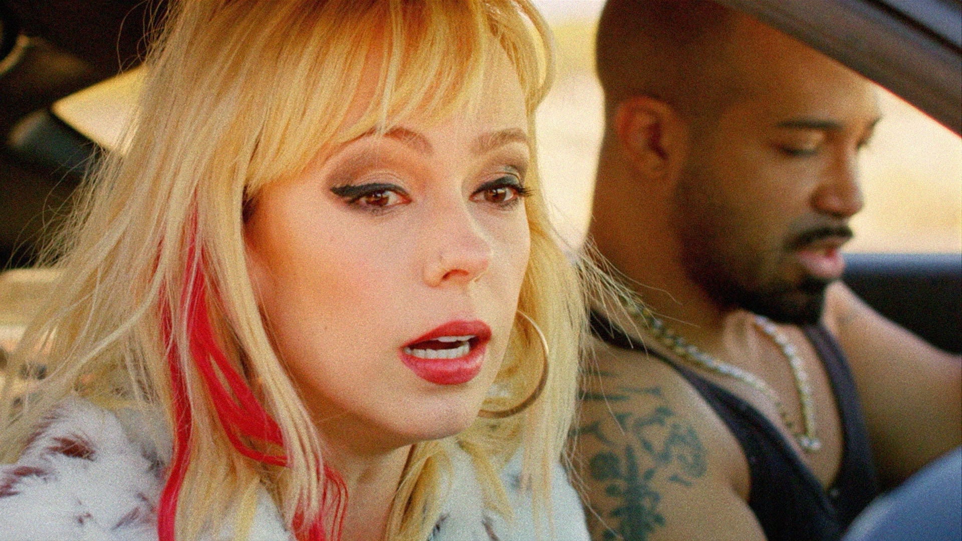 Foto do filme It Stains the Sands Red