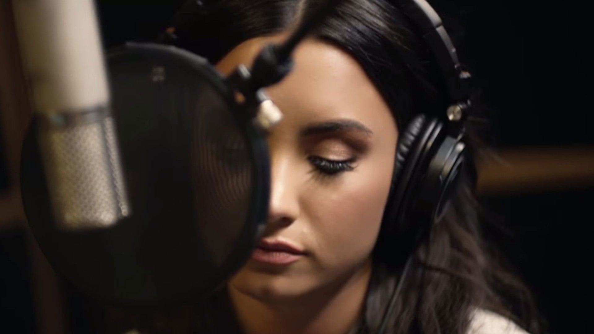 Foto do filme Demi Lovato: Simply Complicated