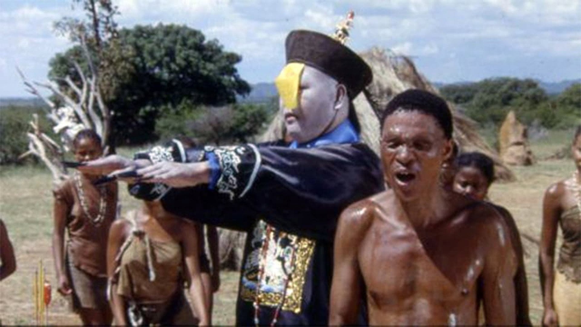 Foto do filme Os Deuses Devem Estar Loucos 3
