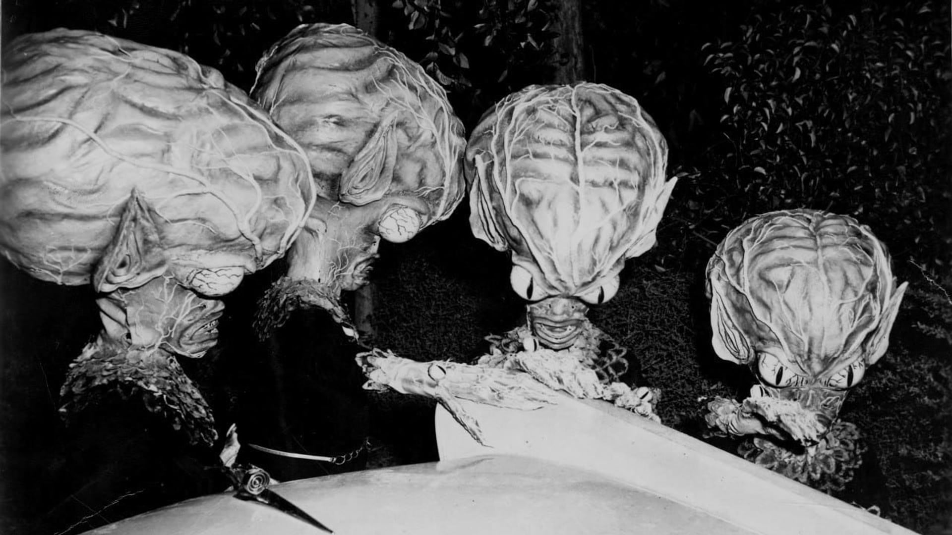 Foto do filme Invasion of the Saucer-Men