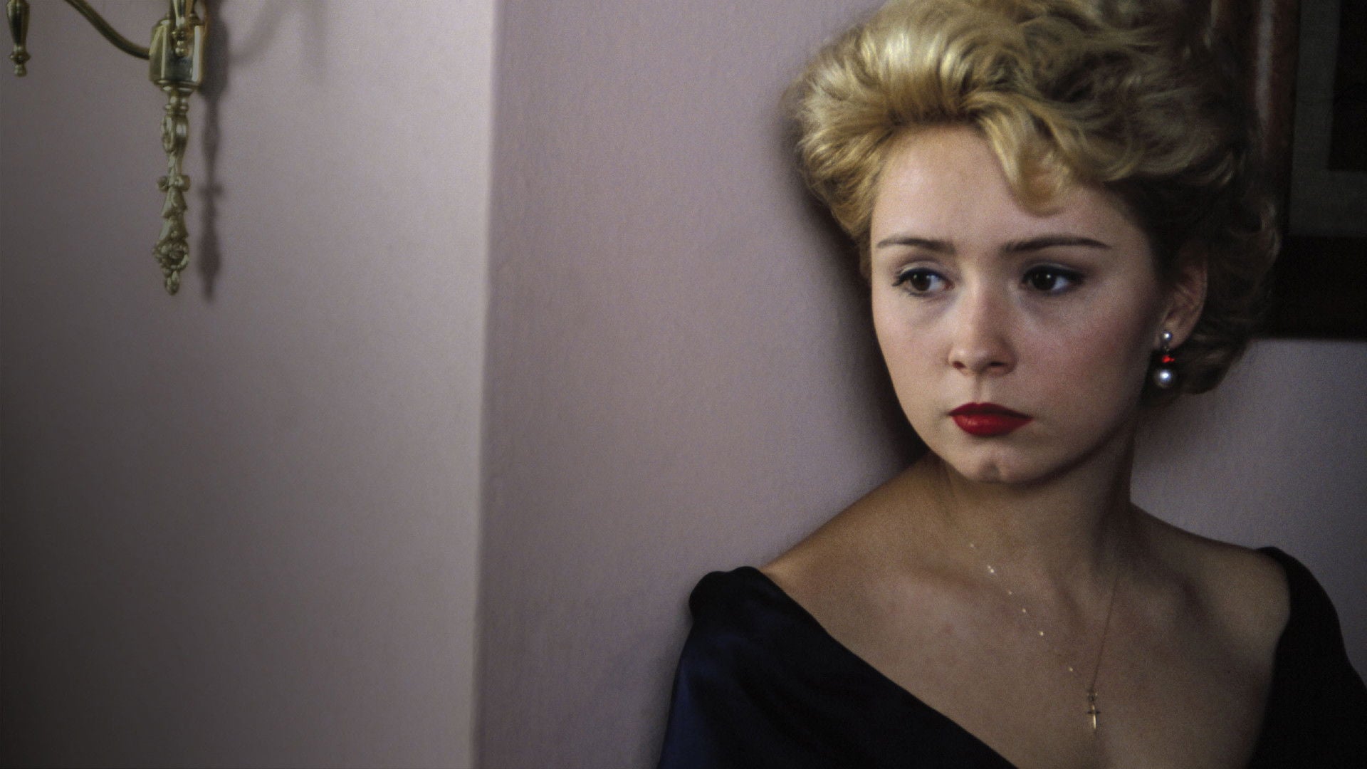 Foto do filme Wild Orchid II: Two Shades of Blue