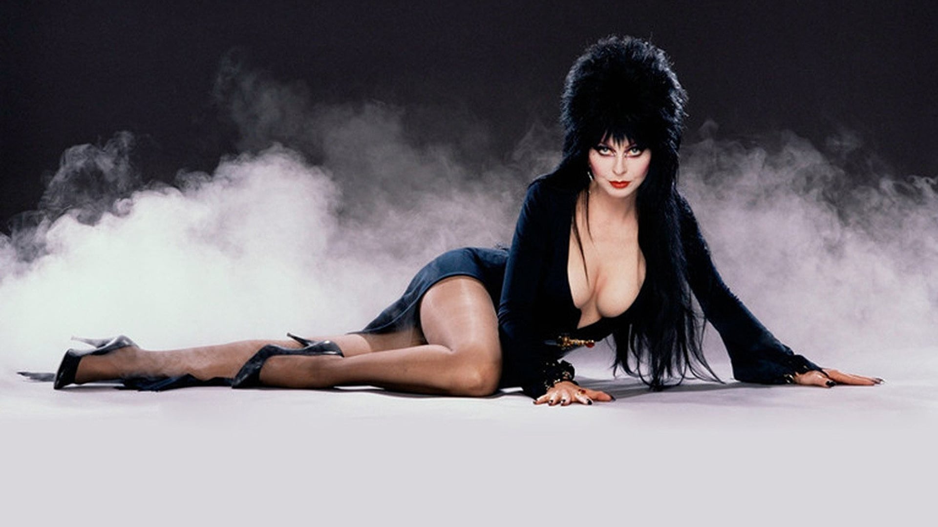 Foto do filme Elvira: a Rainha das Trevas