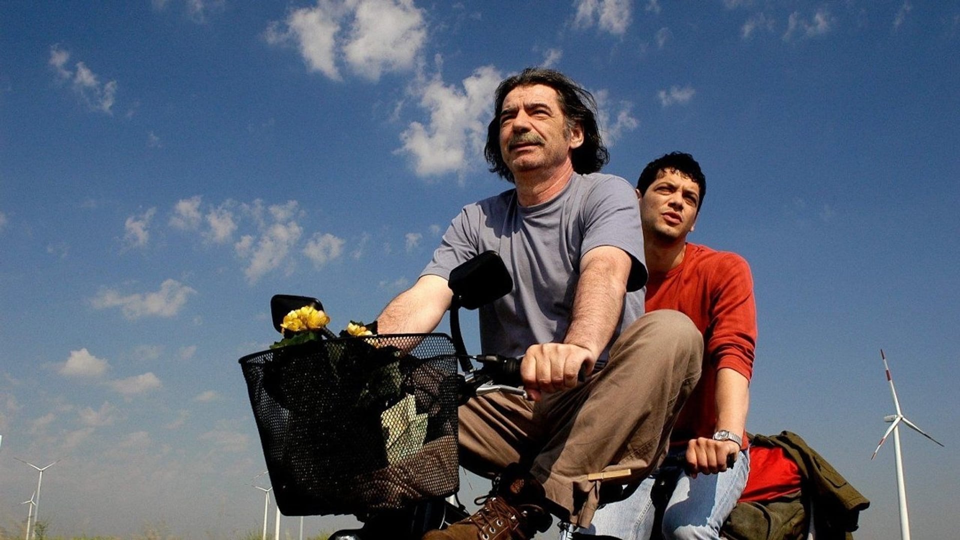 Foto do filme O Mundo é Grande e a Salvação Espreita ao Virar a Esquina