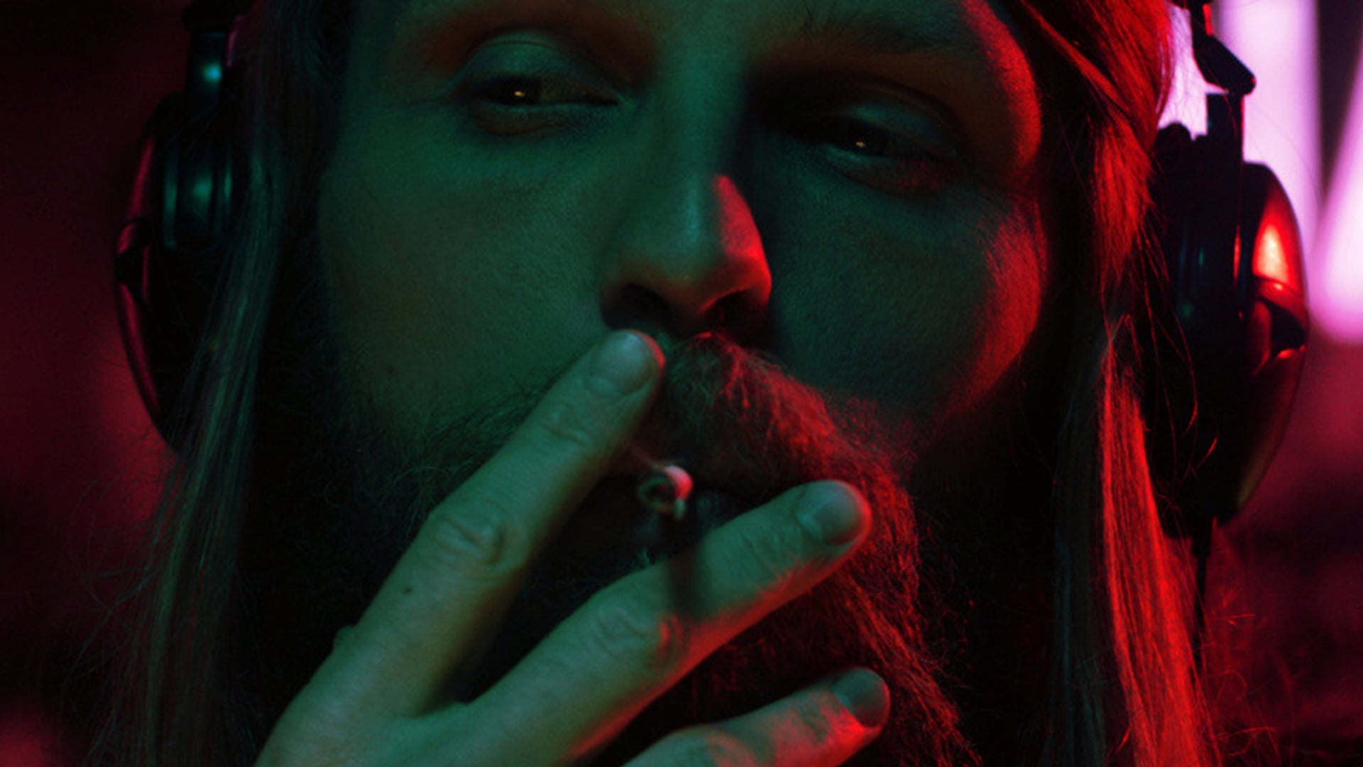 Foto do filme A Night of Horror: Nightmare Radio