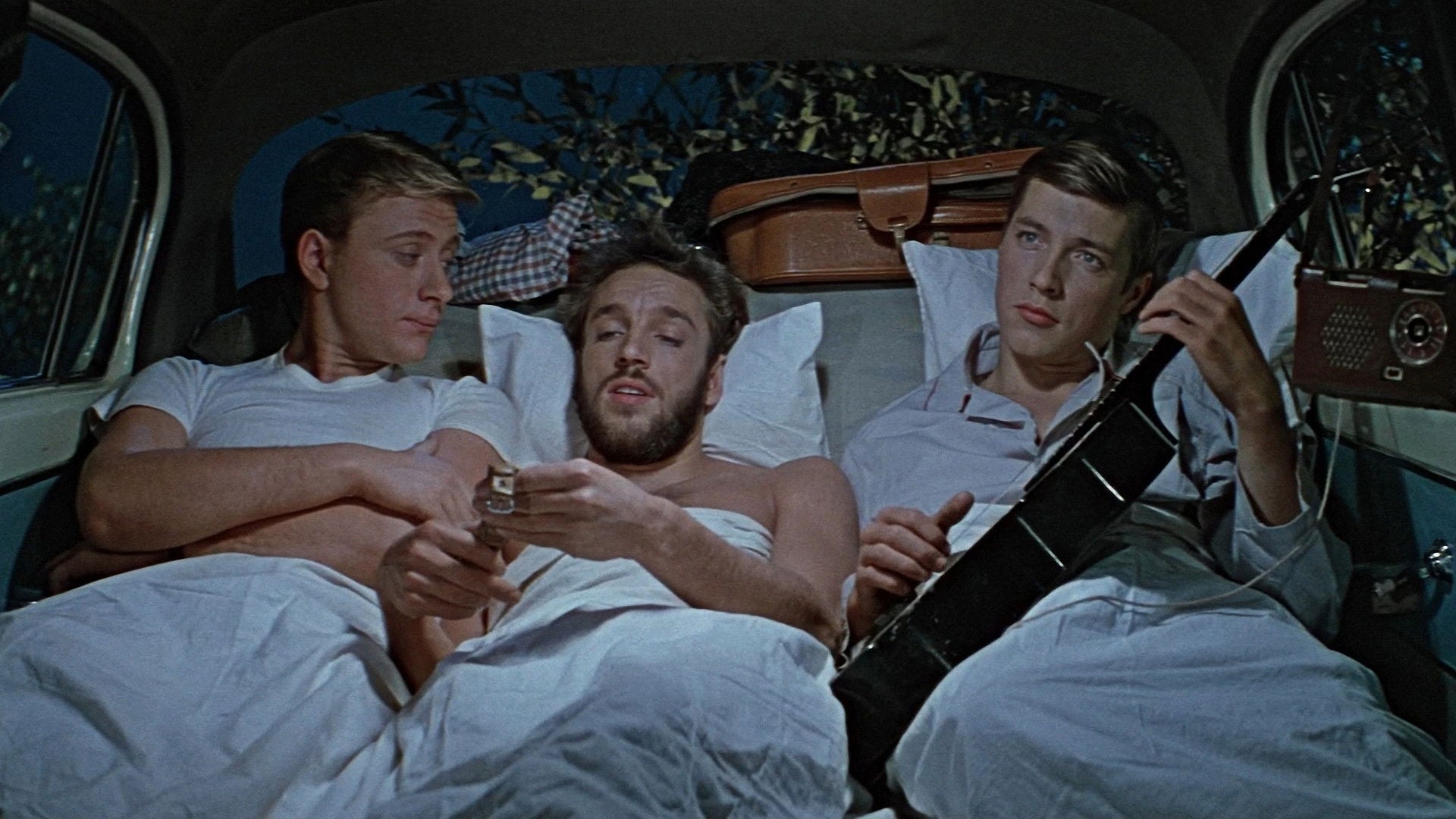 Foto do filme Three Plus Two