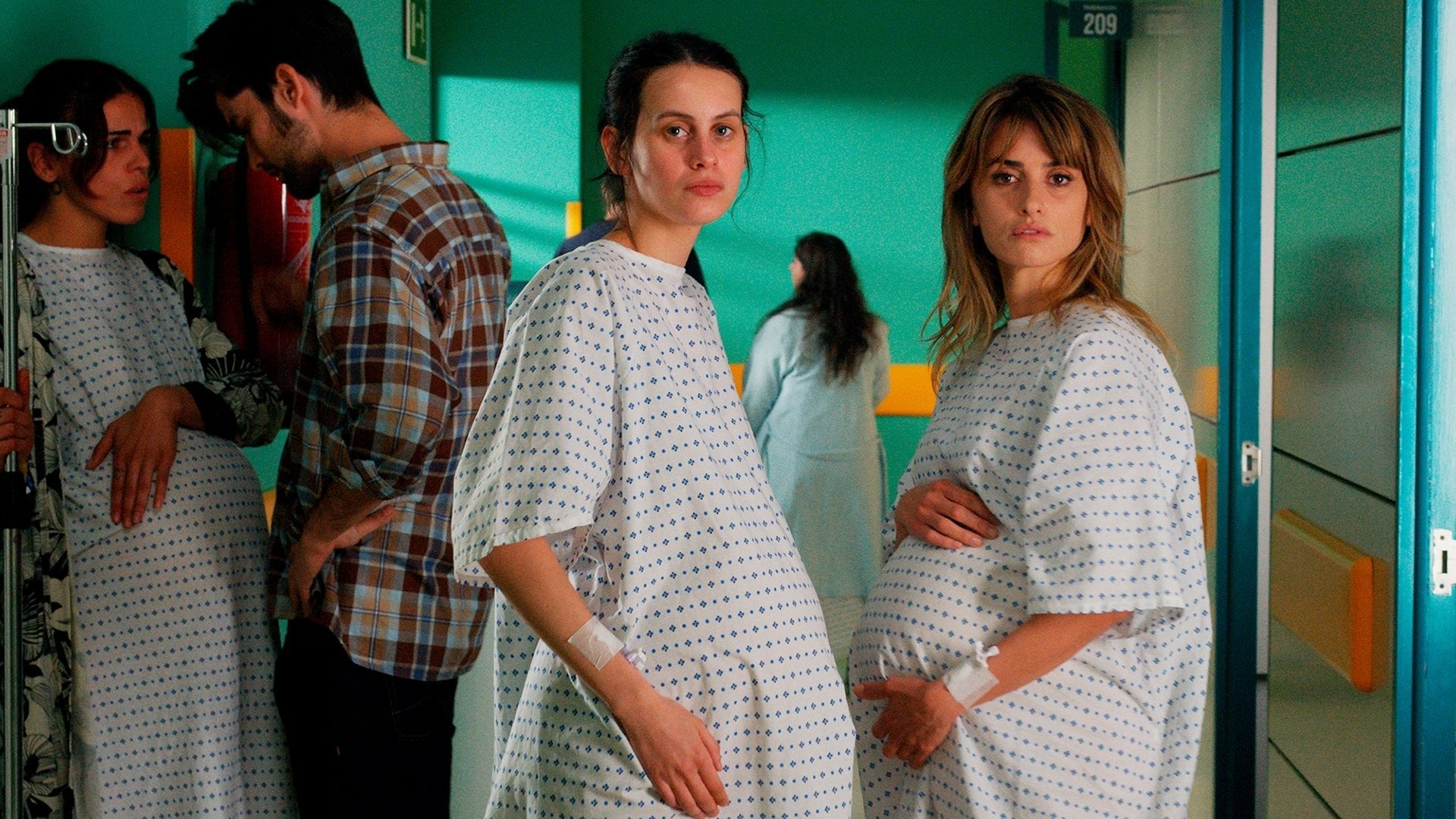 Foto do filme Mães Paralelas