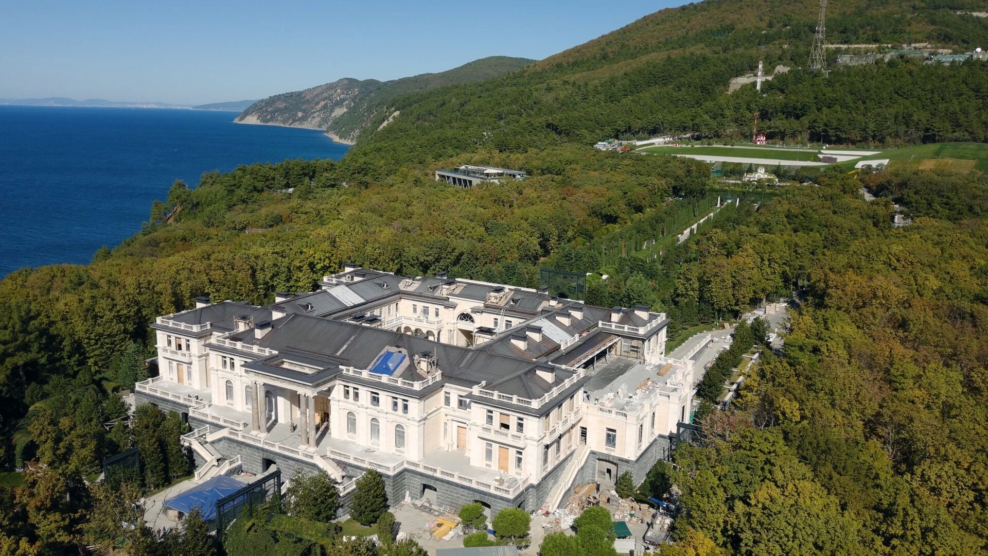 Foto do filme Putin's Palace: History of World's Largest Bribe