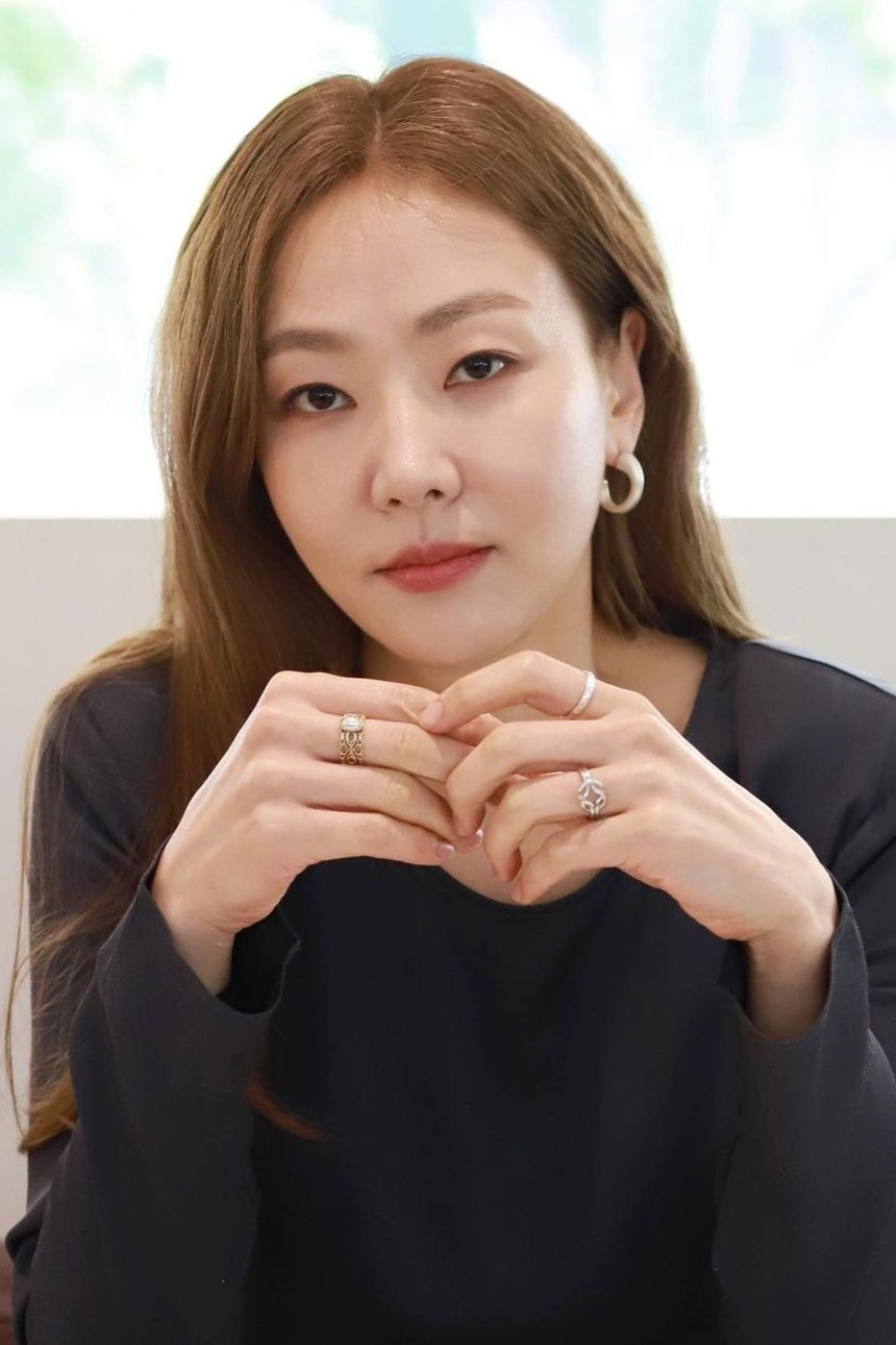 Foto de Yoon Ji-hye