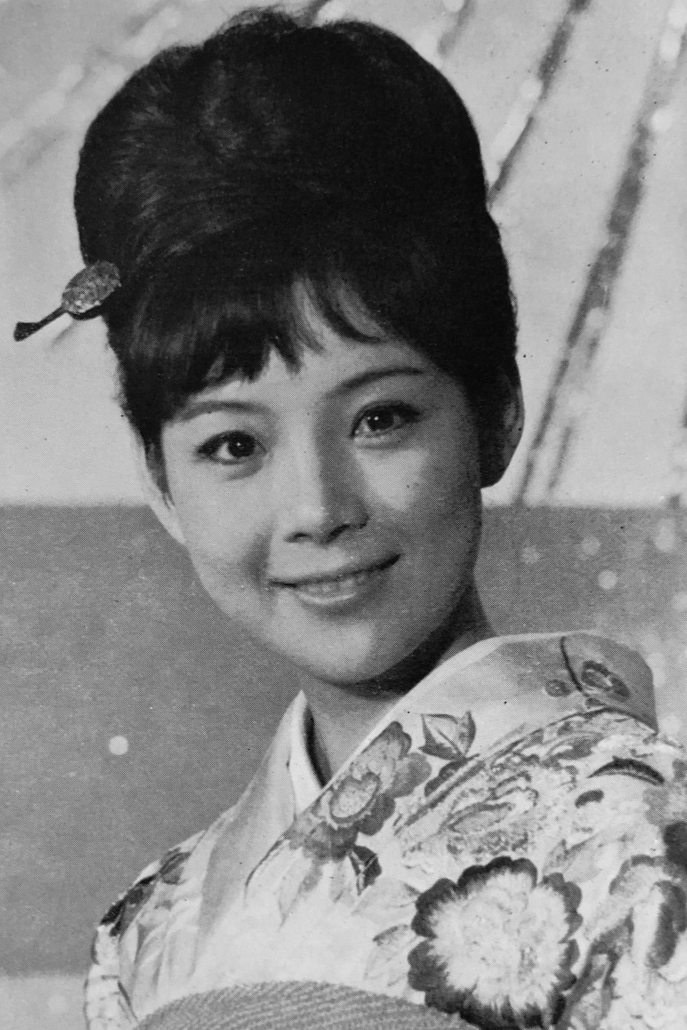 中真千子