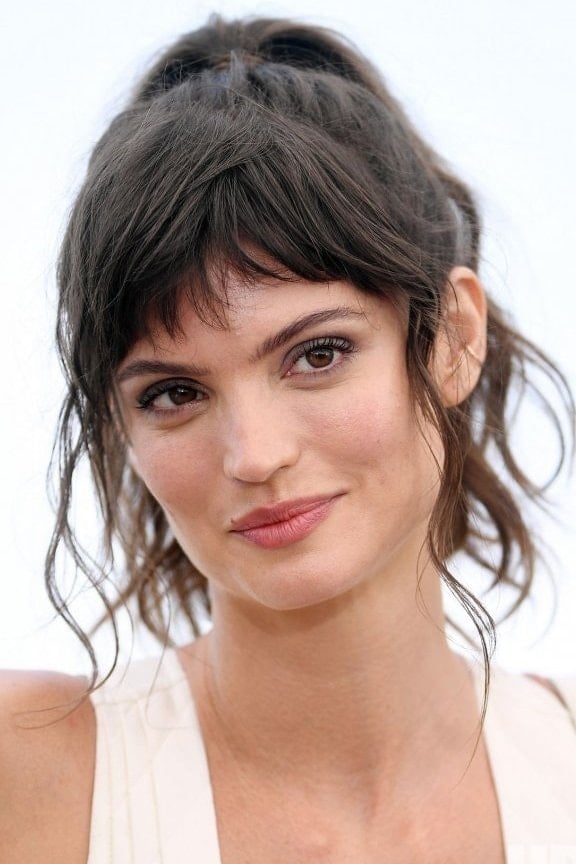 Foto de Charlbi Dean