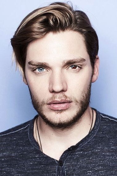 Foto de Dominic Sherwood
