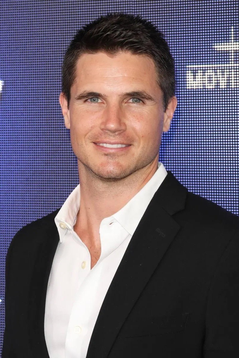 Foto de Robbie Amell