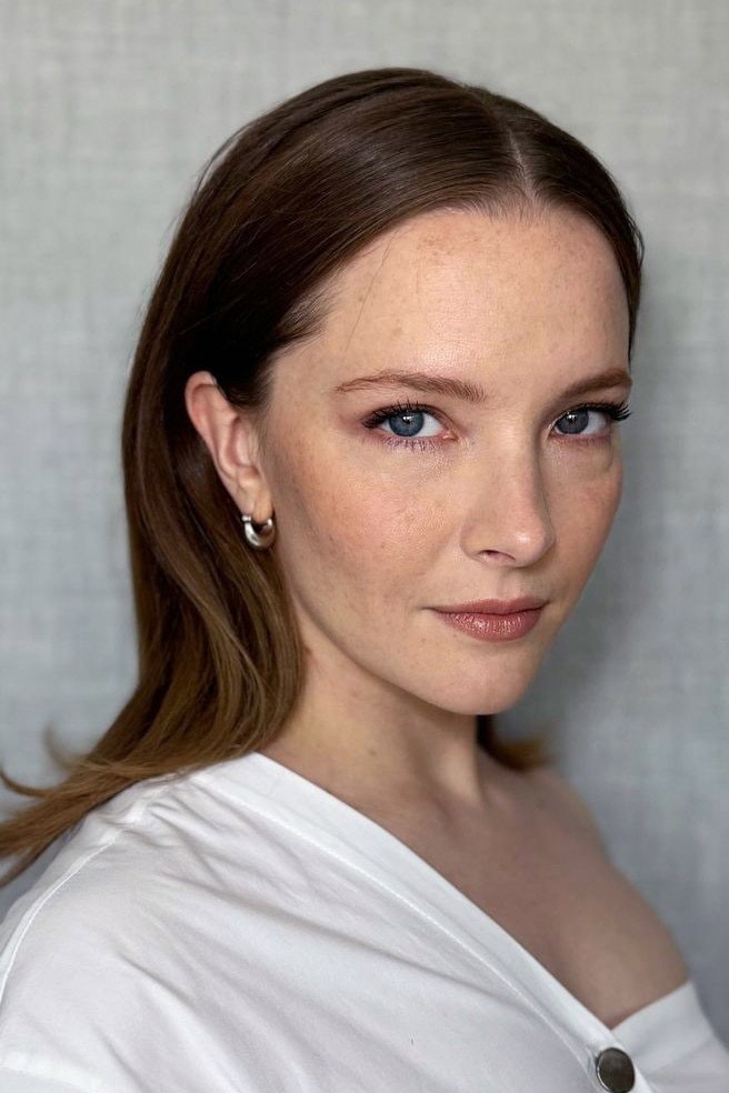 Foto de Morfydd Clark