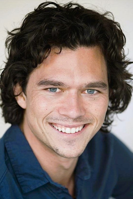 Foto de Luke Arnold