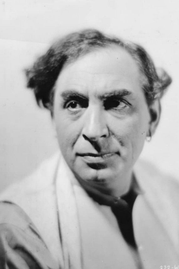 Foto de Mitchell Lewis