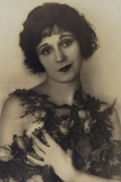 Foto de Nola Luxford