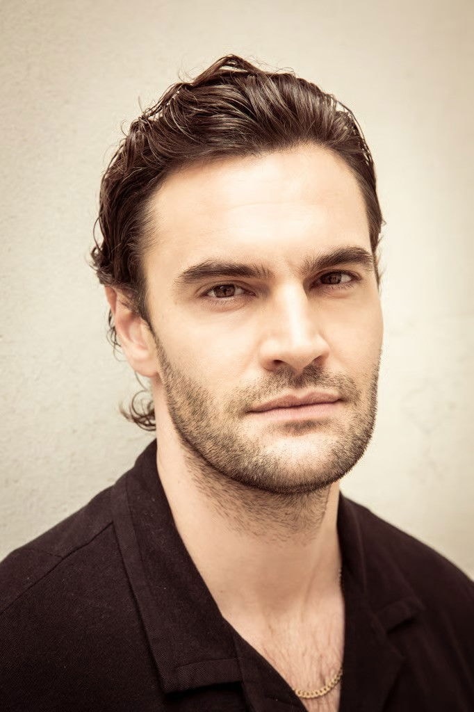 Foto de Tom Bateman