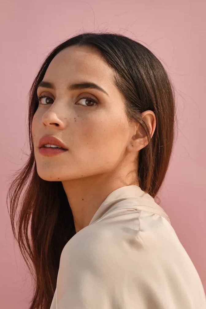 Foto de Adria Arjona