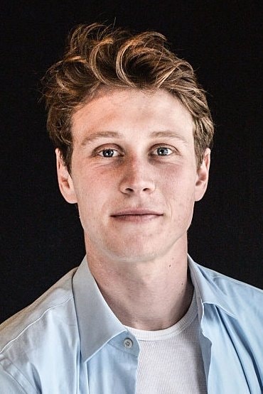 Foto de George MacKay
