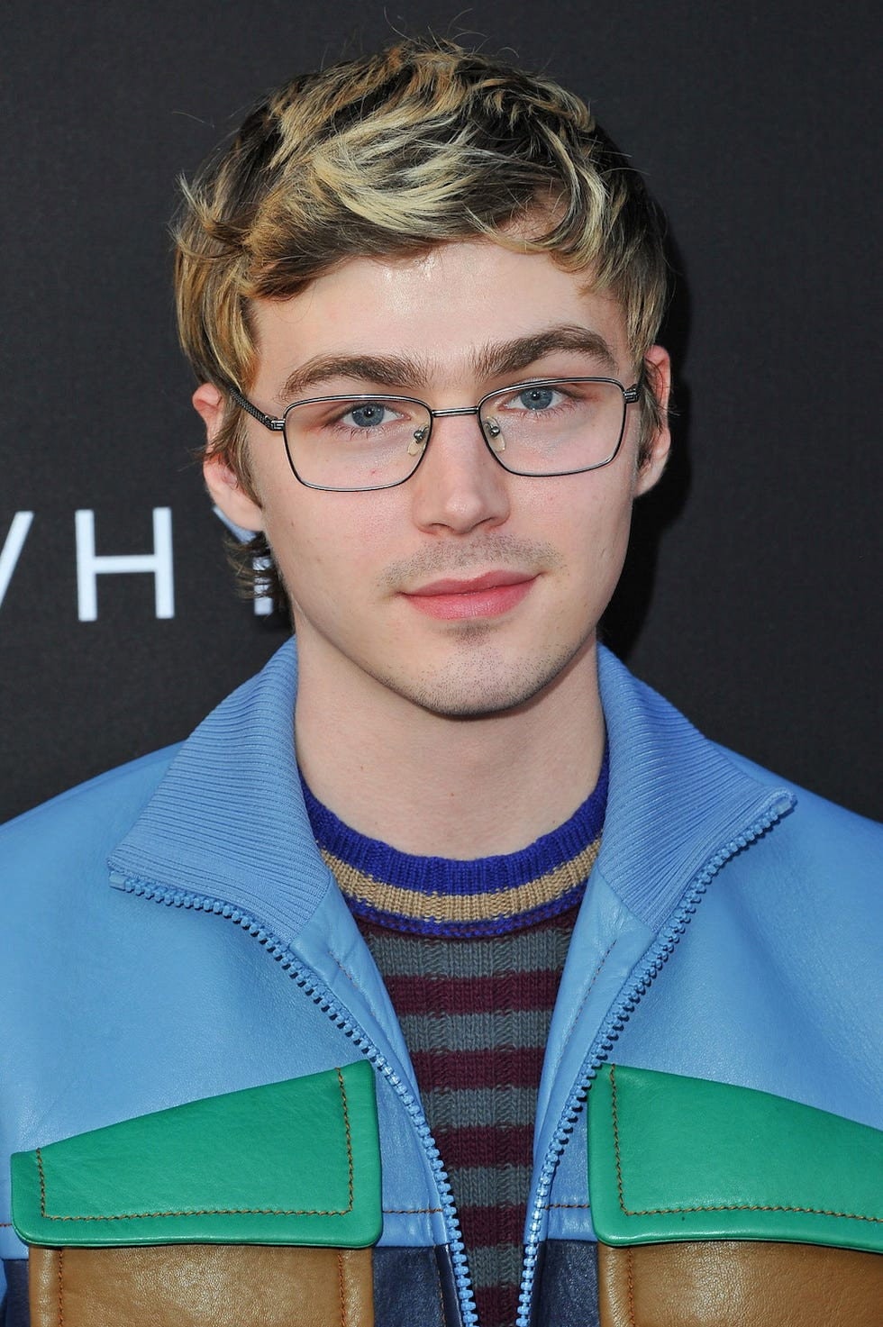 Foto de Miles Heizer