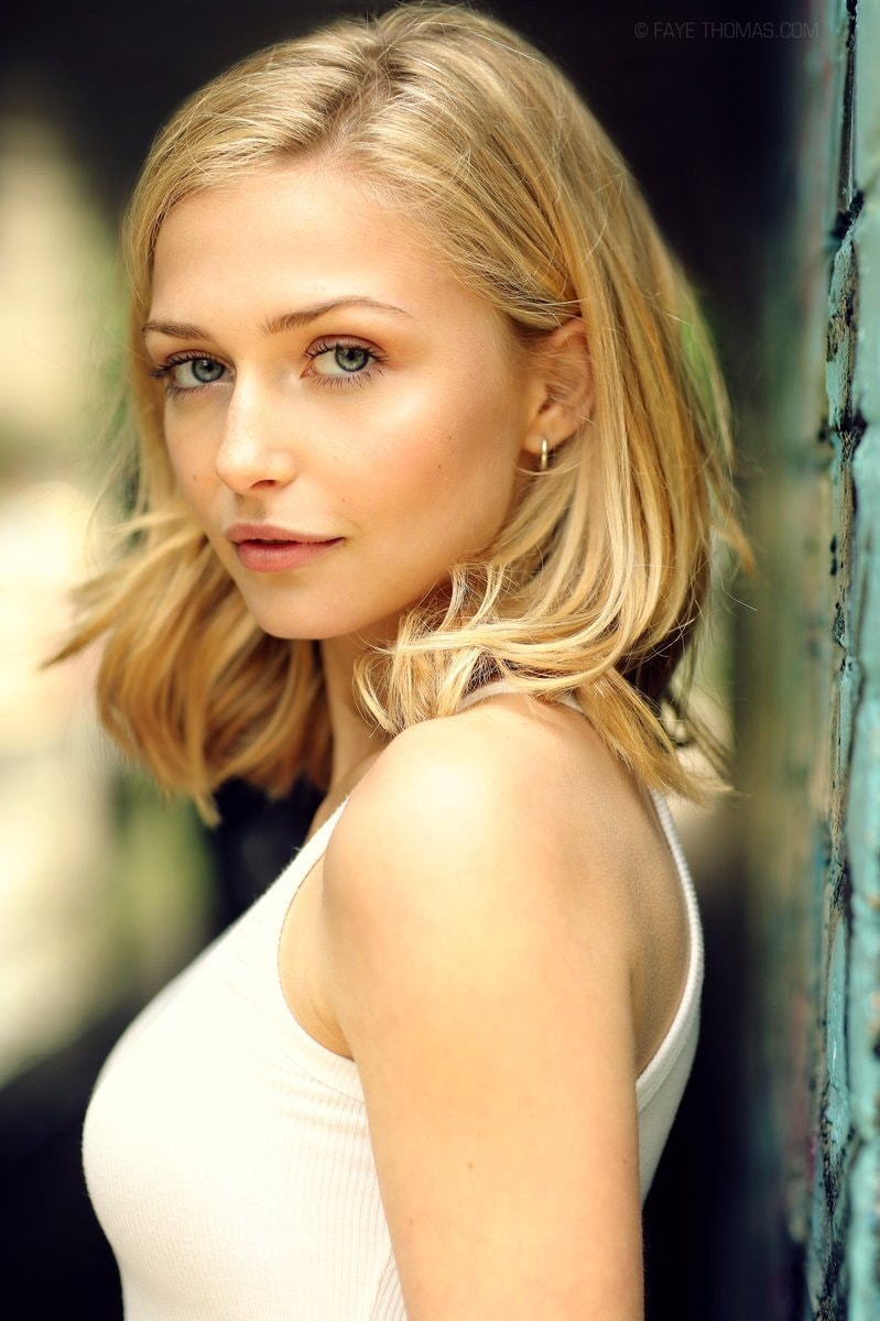 Foto de Sophie Simnett