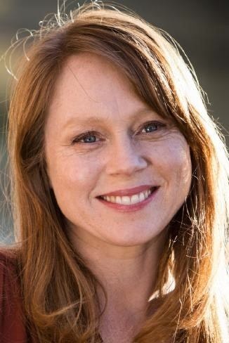 Foto de Hayley McElhinney