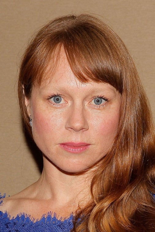 Foto de Hayley McElhinney