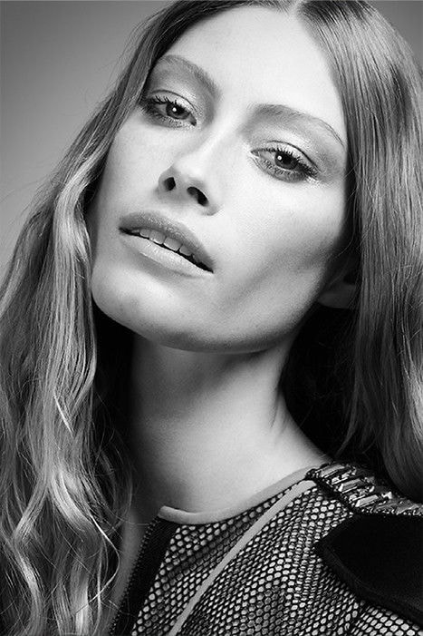 Foto de Alyssa Sutherland