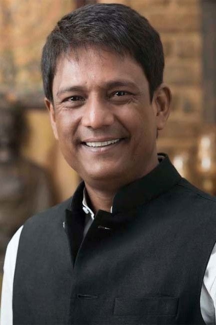 Foto de Adil Hussain