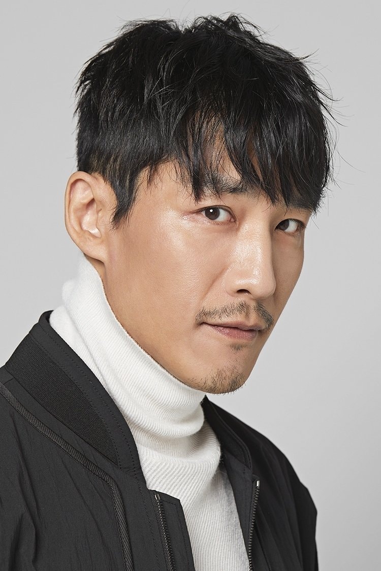Foto de Ji Hyun-jun