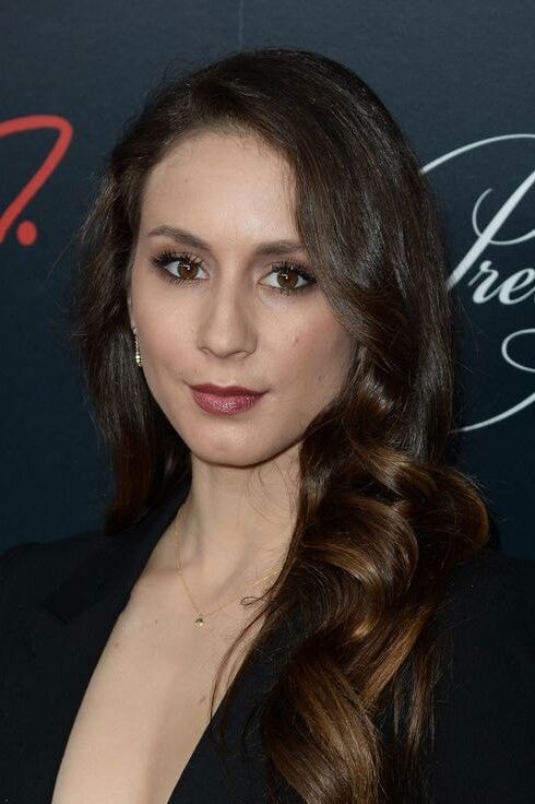 Foto de Troian Bellisario