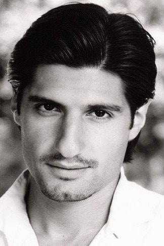 Foto de Kayvan Novak