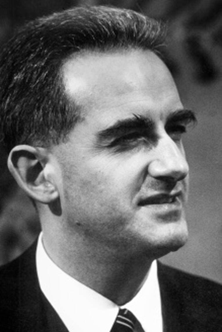 Foto de Alain Peyrefitte