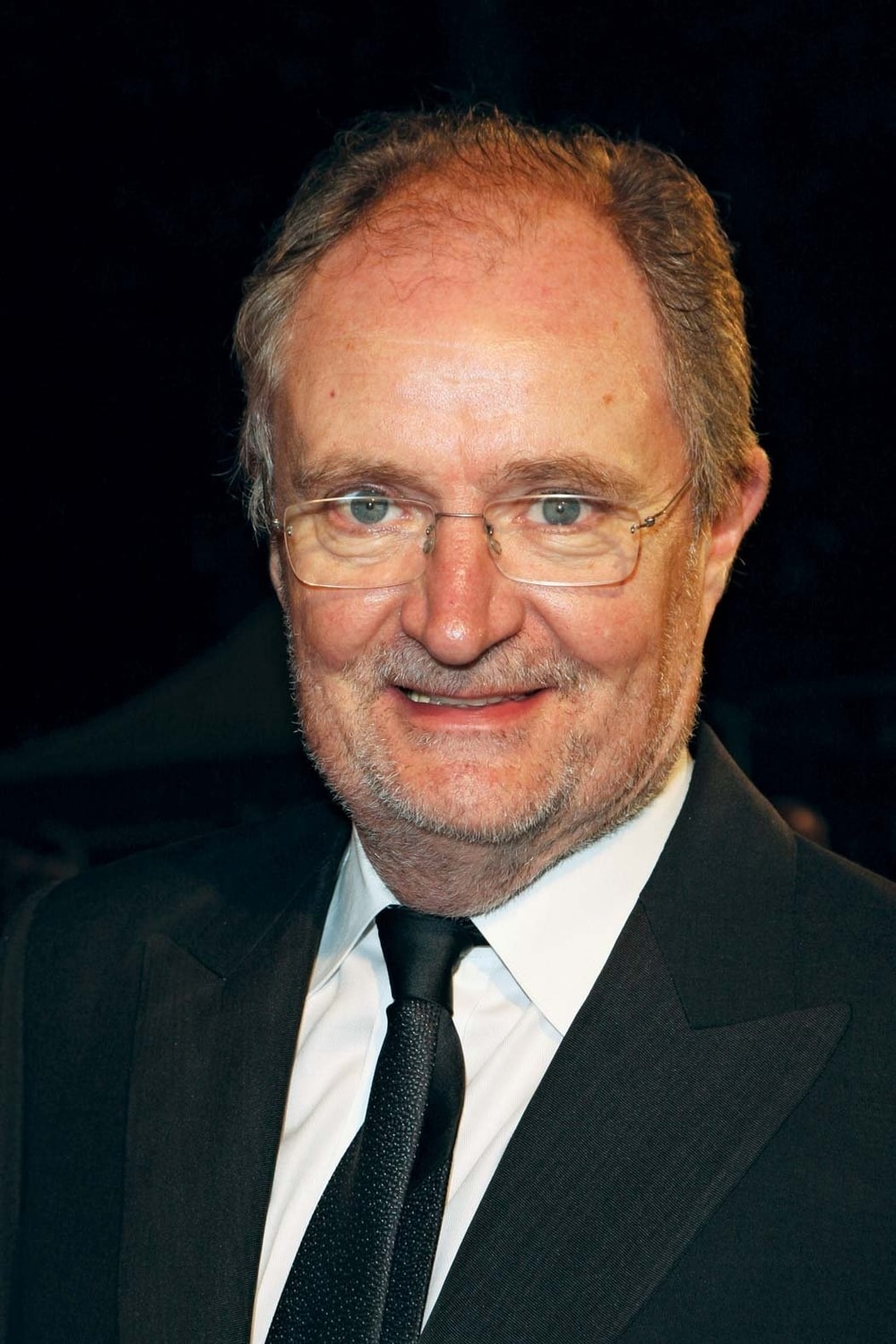 Foto de Jim Broadbent