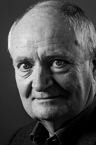 Foto de Jim Broadbent